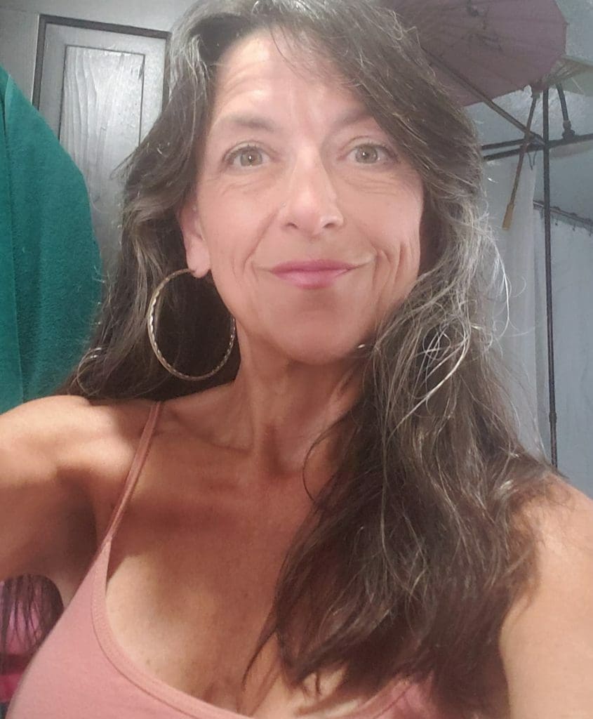 Dena Lynn - Owner/Artist